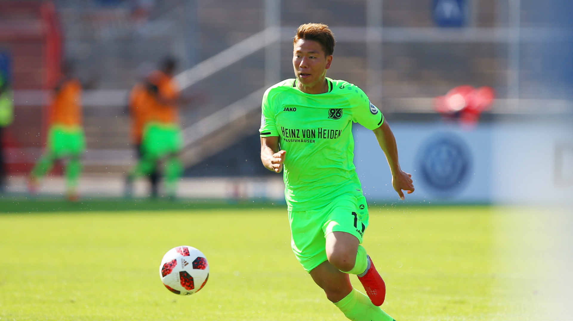 浅野拓磨 ブンデスリーガ開幕前から評価がうなぎのぼり 独誌は シンカンセン と形容 Goal Com 浅野拓磨 ブンデスリーガ開幕前から評価がうなぎのぼり 独誌は シンカンセン と形容 Goal Com