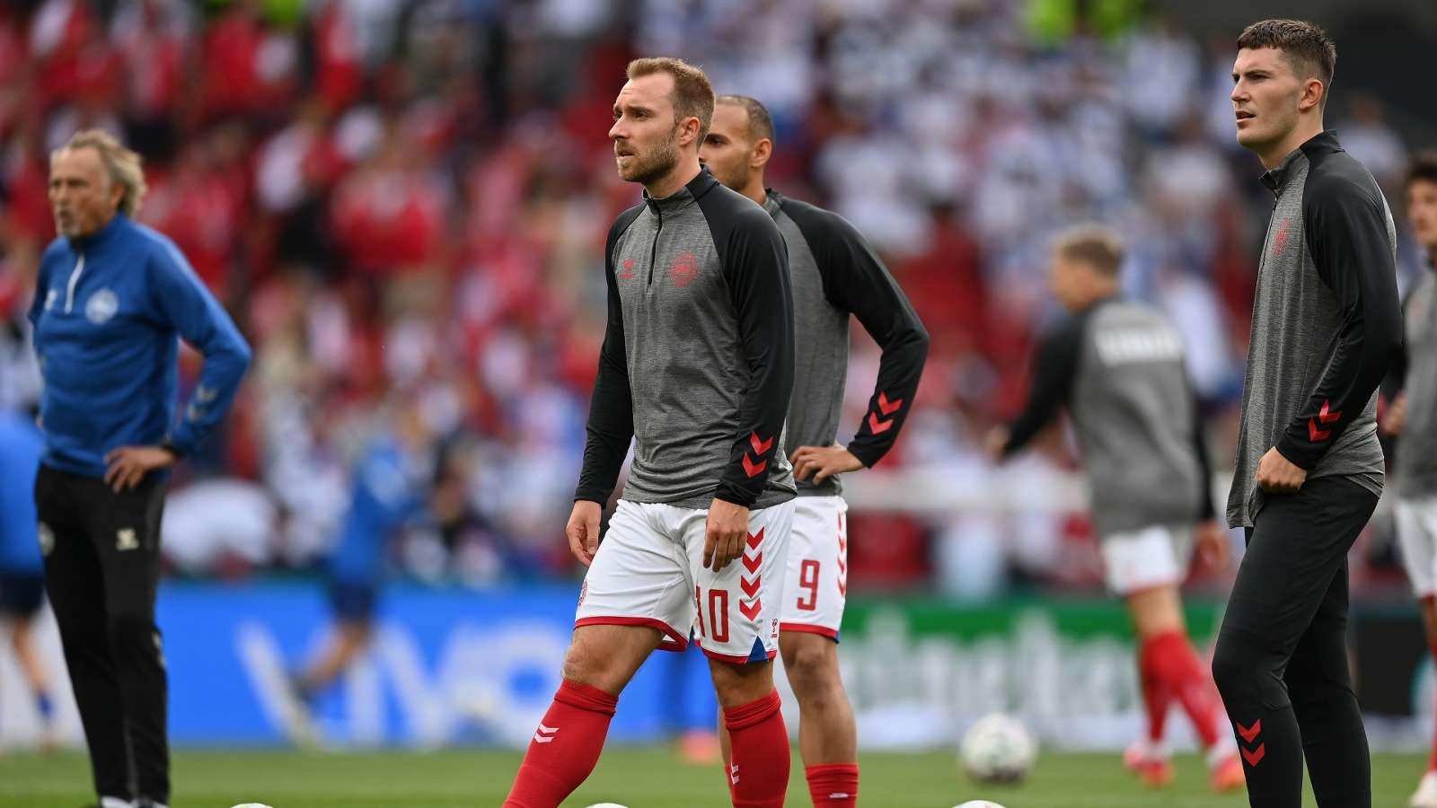 Eriksen Denmark / Eriksen, Schmeichel lead Denmark into ...