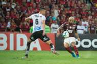 Gabigol dá cavada e faz golaço de cobertura na vitória do Flamengo sobre o Santos