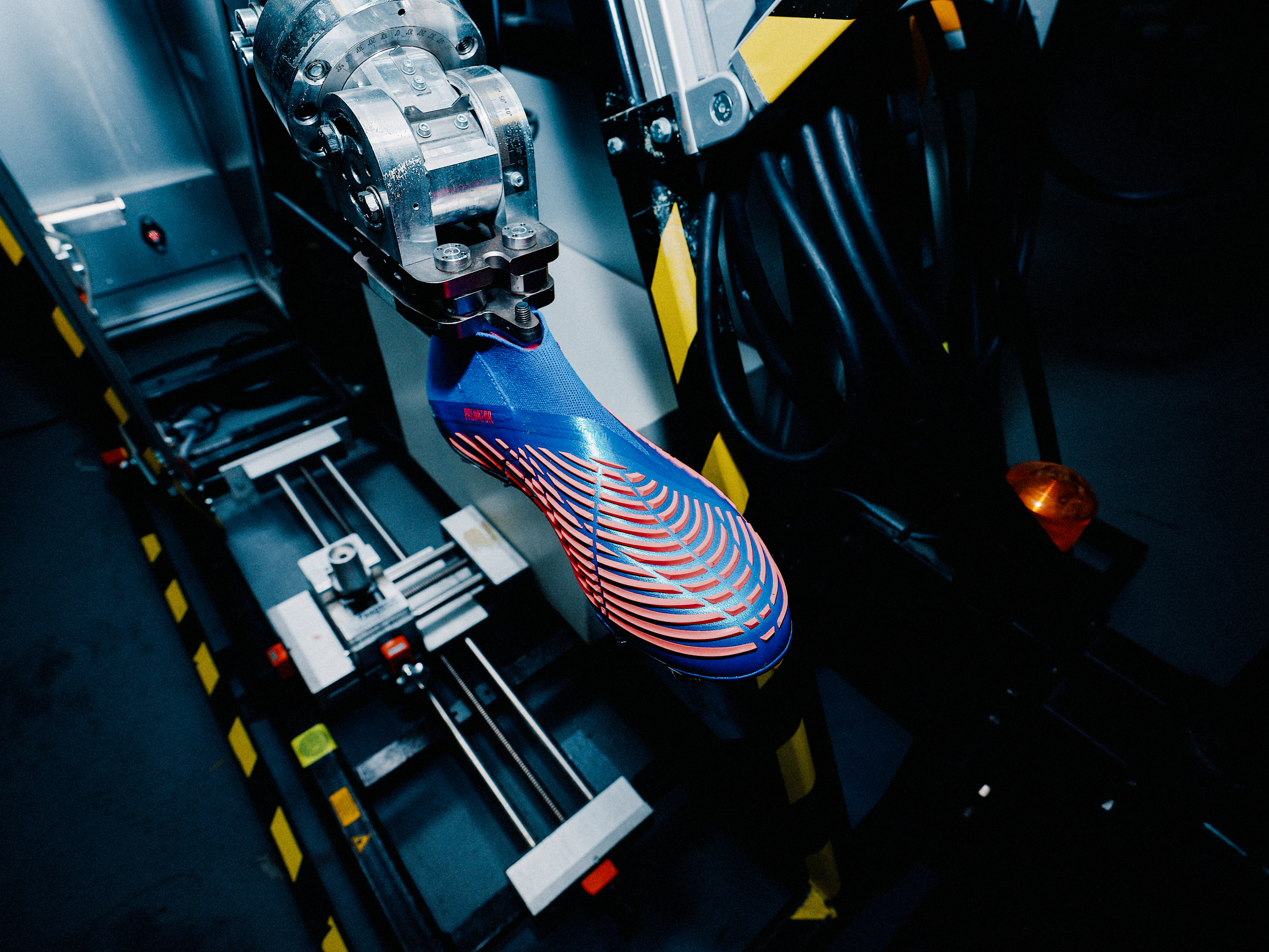 ADIDAS PREDATOR EDGE