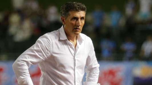 J2残留の山口 マジョール監督の解任を発表 河村社長 J1昇格に向けて苦渋の決断 Goal Com