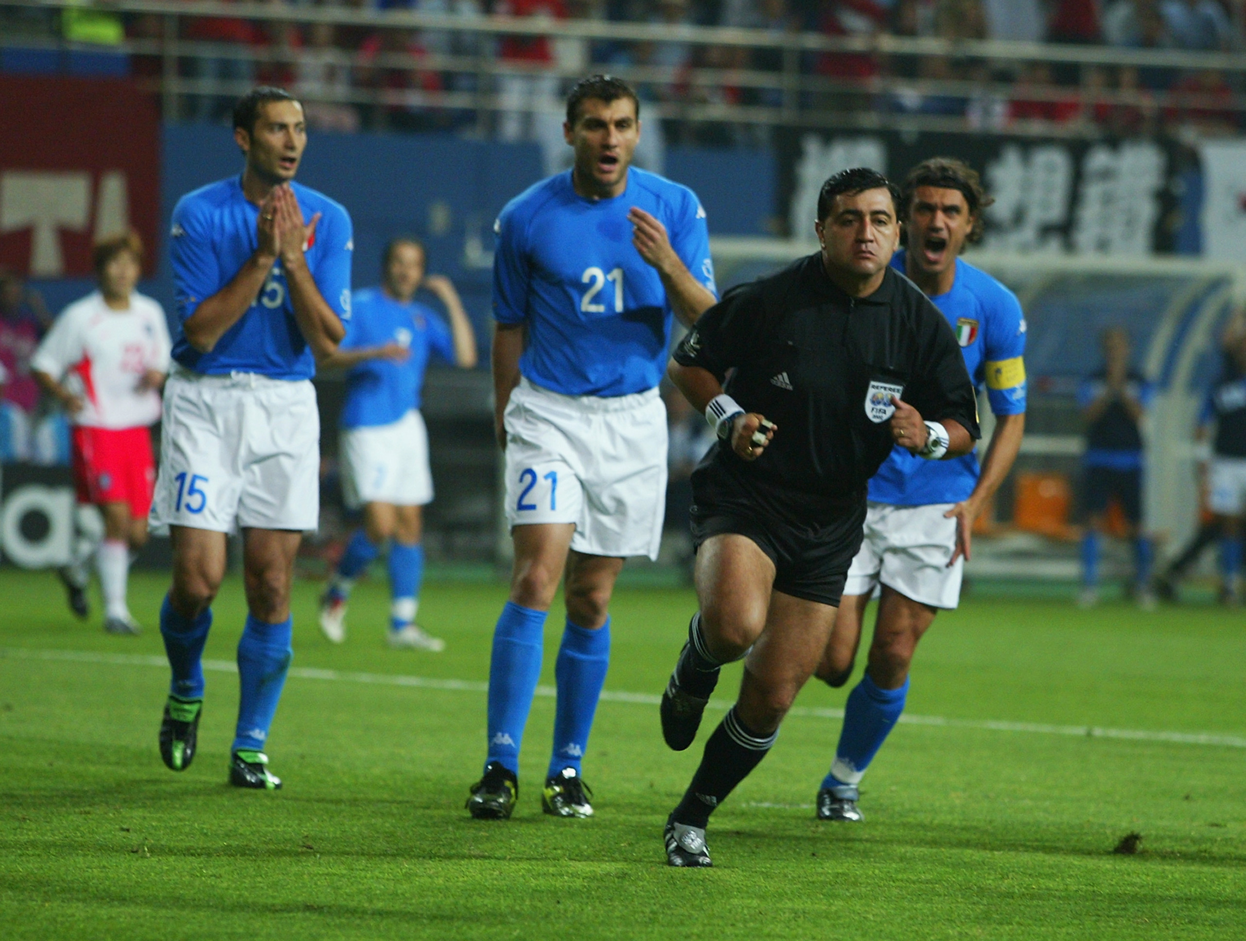 元伊代表マルディーニ氏 悪夢の日韓w杯を回想 あそこではいろんな目に遭った Goal Com