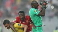 Denis Onyango of Sundowns saves from Oluwafemi Junior Ajayi of Al Ahly, April 2019
