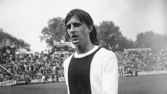 I Hit Him And Thought I Ve Really F Cked Up Here The Story Of Cruyff S One And Only Appearance In Argentina Goal Com