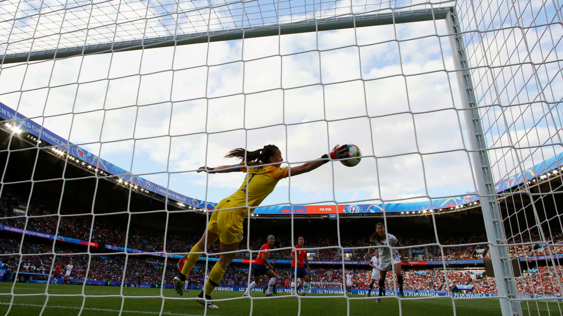 Fifa 19 Women S World Cup The Goals Are Exactly The Size They Need To Be Uswnt Players Crystal Dunn And Abby Dahlkemper Reject Changing Dimensions For Women S Game Goal Com Fifa 19 Women S World Cup The Goals Are Exactly The Size They Need To Be Uswnt Players Crystal Dunn And Abby Dahlkemper Reject Changing Dimensions For Women S Game Goal Com