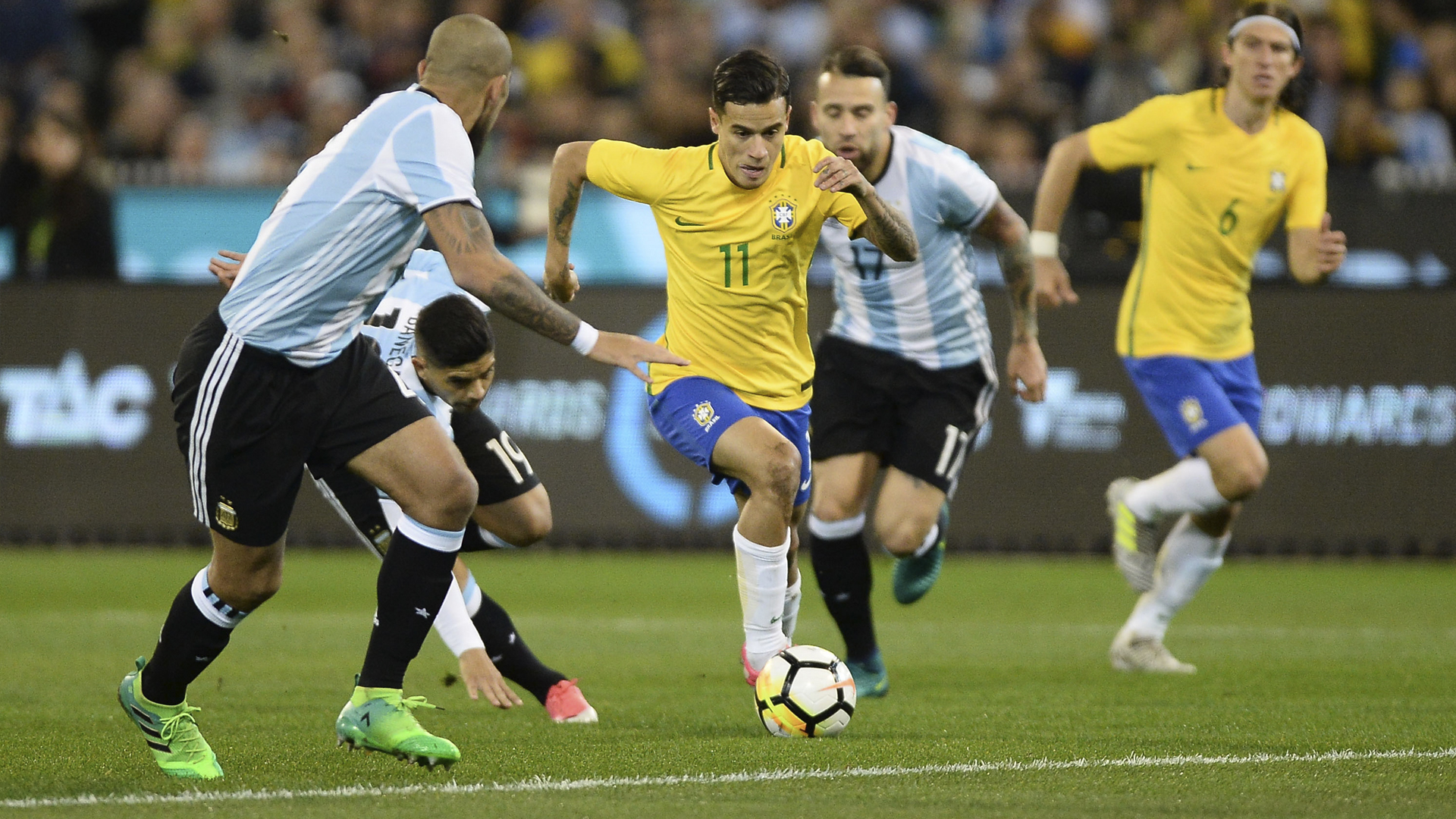 Willian S Return Misfiring Messi Five Talking Points From Brazil 0 1 Argentina Goal Com