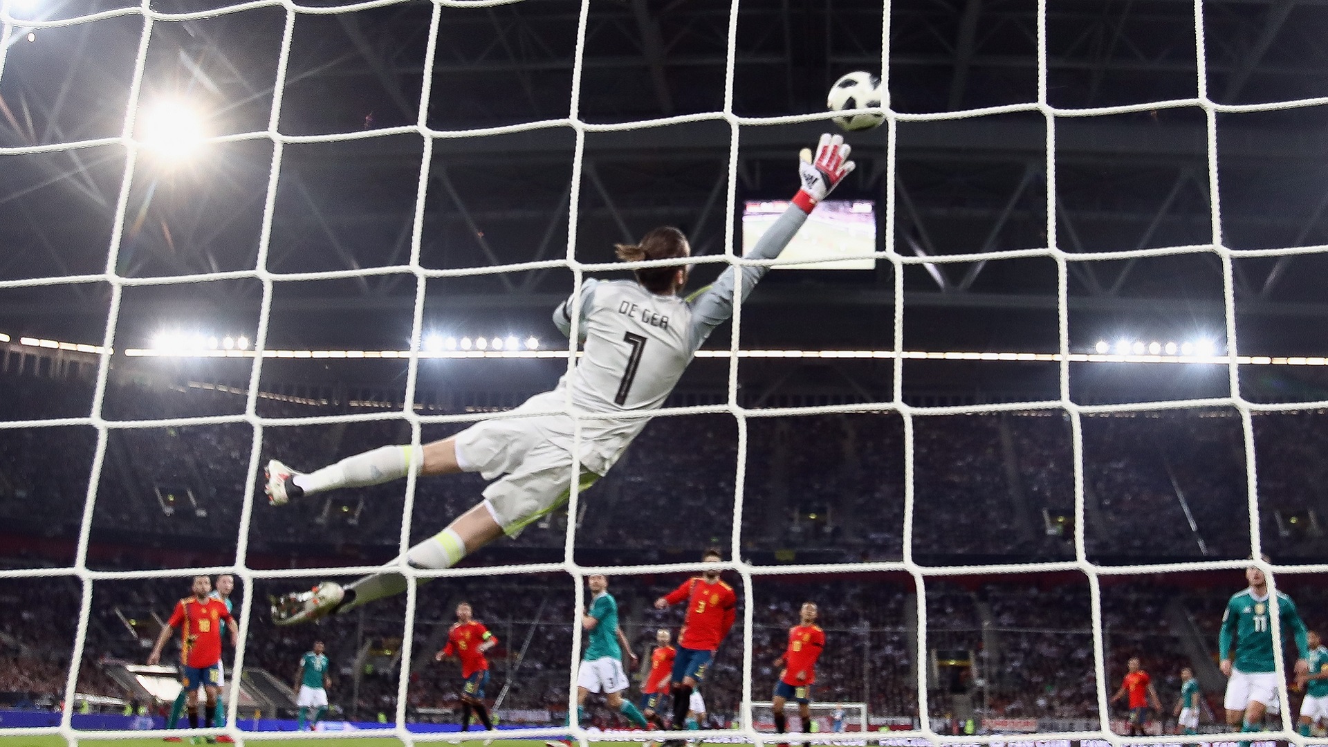 W杯公式球 テルスター18 は守護神泣かせ Gkから 動きが奇妙 と不満続出 Goal Com W杯公式球 テルスター18 は守護神泣かせ Gkから 動きが奇妙 と不満続出 Goal Com