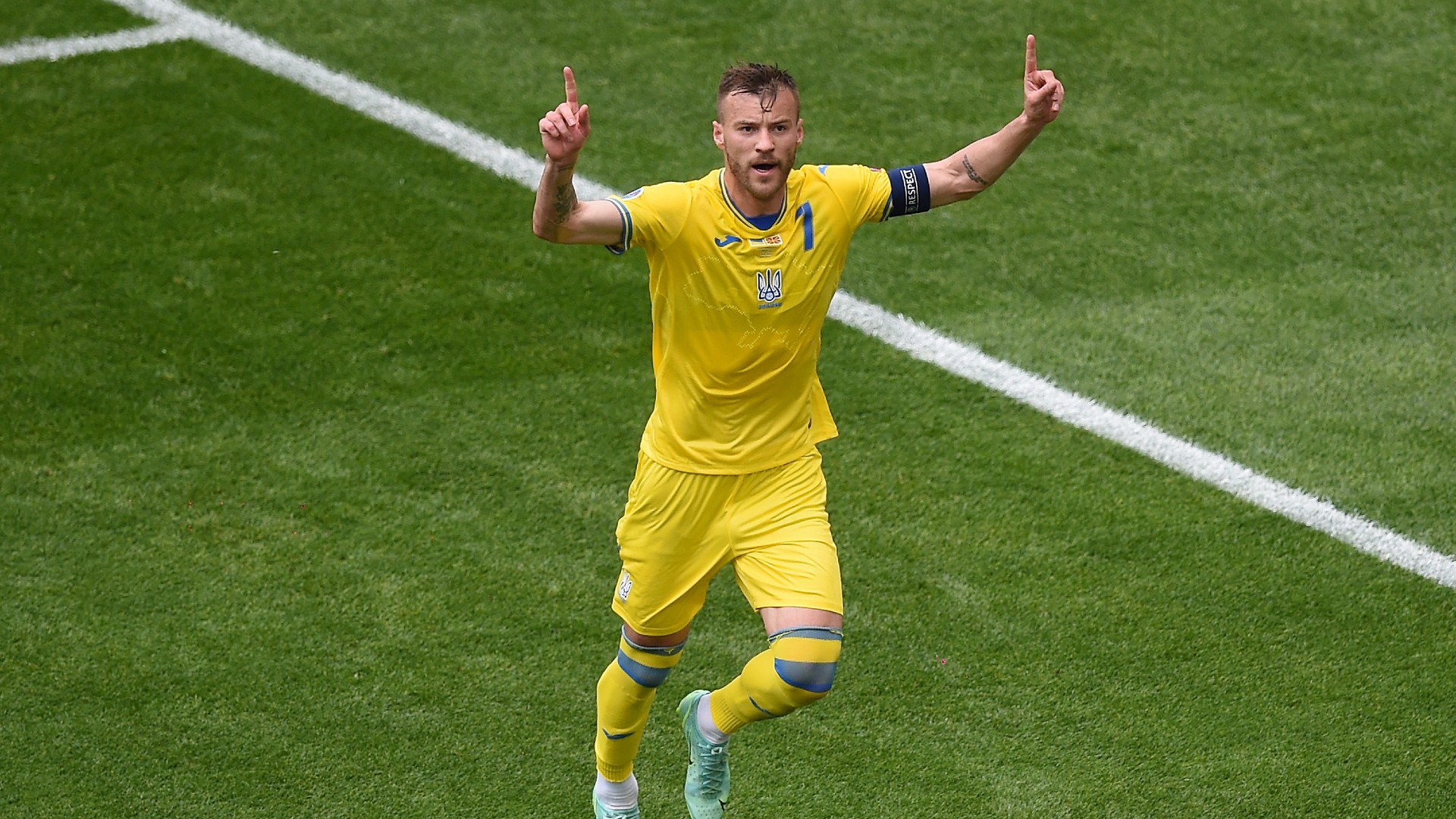 'Get in touch with me!' - Yarmolenko pokes fun at Ronaldo ...