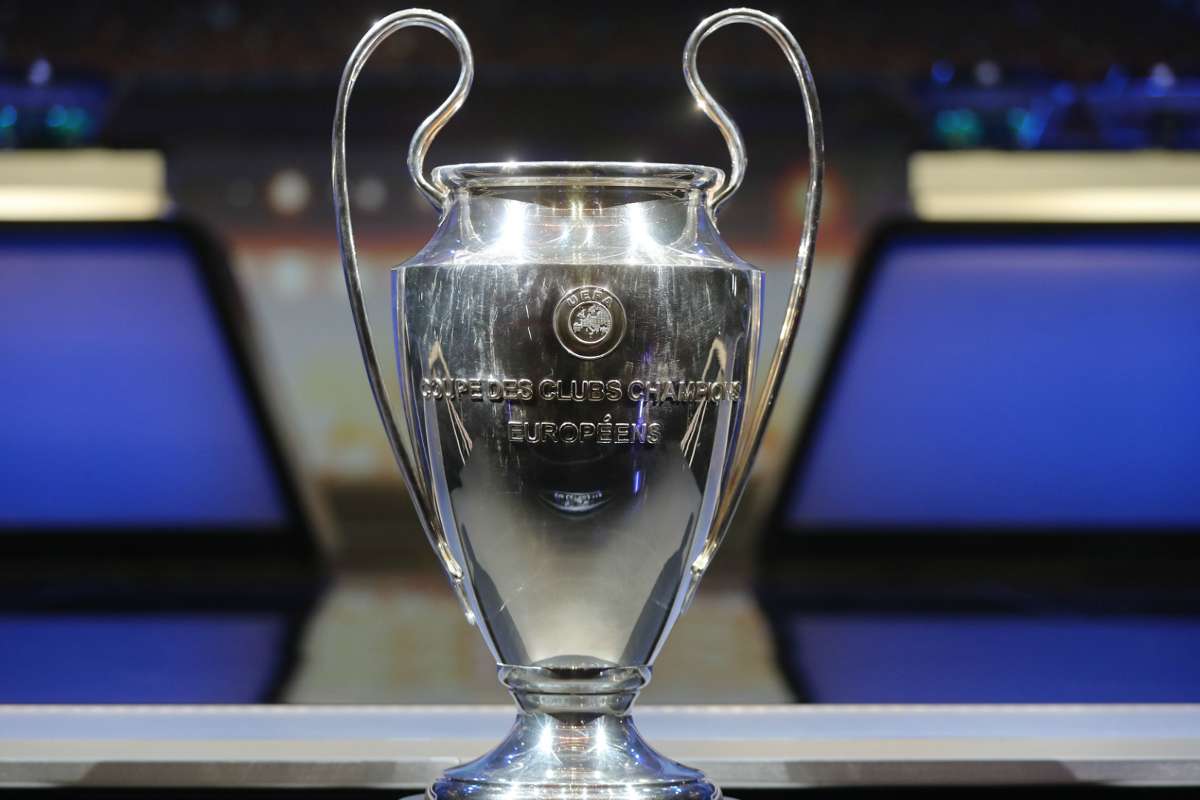 Trofeo Champions League Altezza Peso E Materiale Goal Com