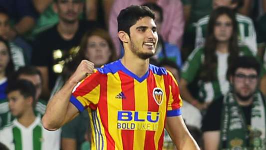 La Liga Transfer News Valencia Close In On 50m Goncalo Guedes Deal As Kevin Gameiro Agrees Move From Atletico Madrid Goal Com