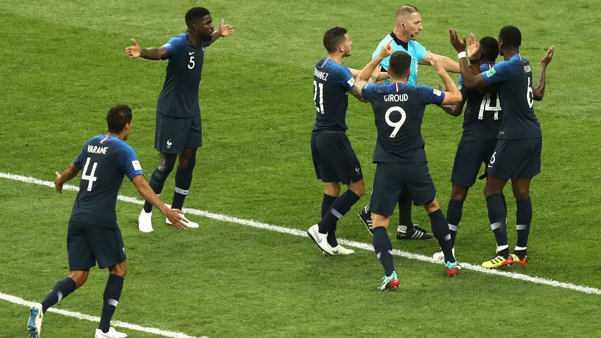 W杯決勝でのvarによるpkに議論も ファーディナンドは 誤った判定だった Goal Com