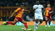 Fernando Reges and Asamoah Gyan