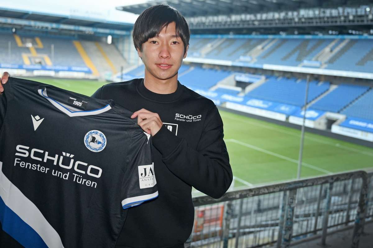 奥川雅也 ビーレフェルト公式チャンネルに登場 流暢なドイツ語でブンデス挑戦の理由明かす Goal Com