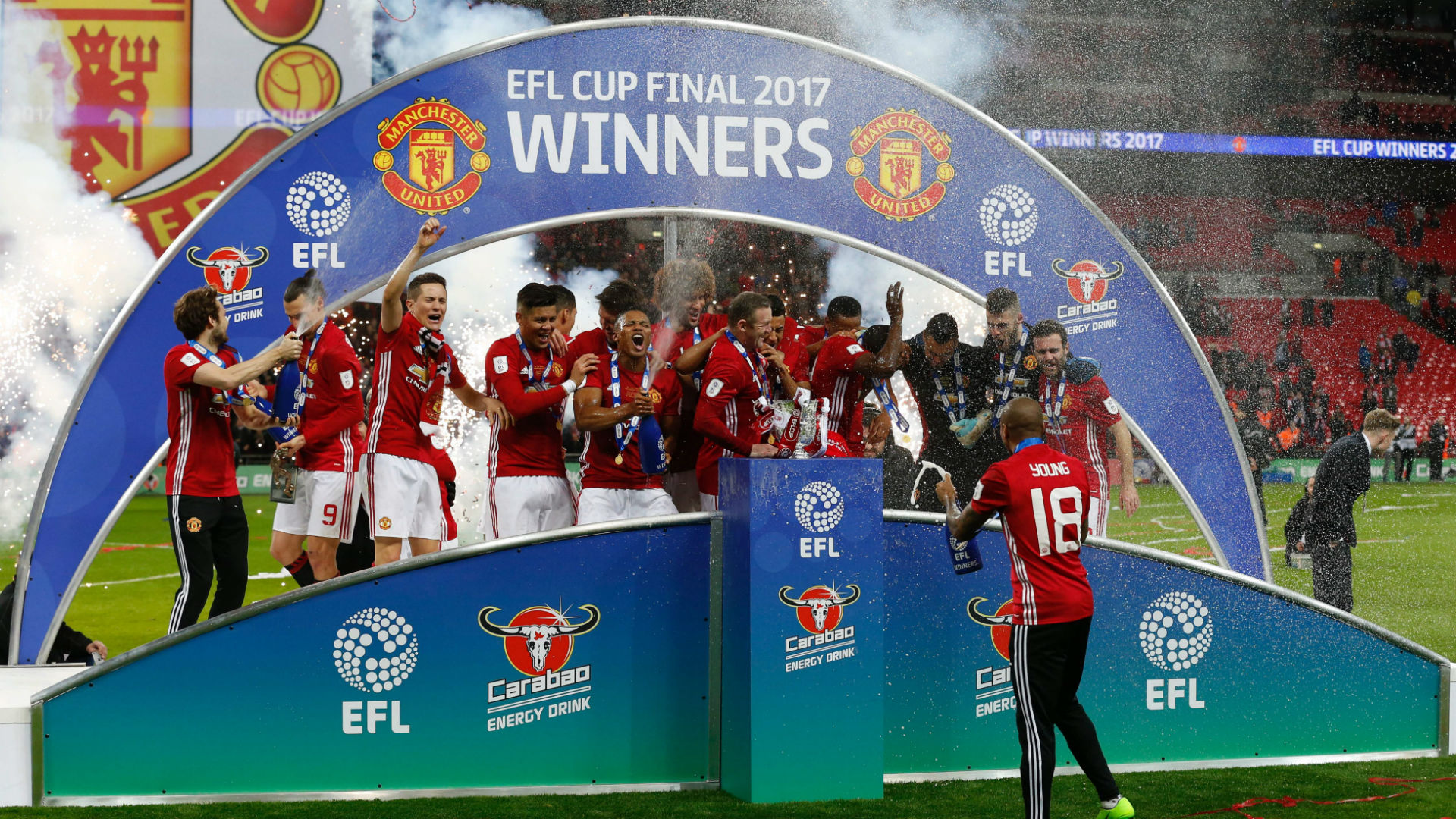 Video Amazing Footage Of Man Utd S Dressing Room Celebrations At Wembley Goal Com