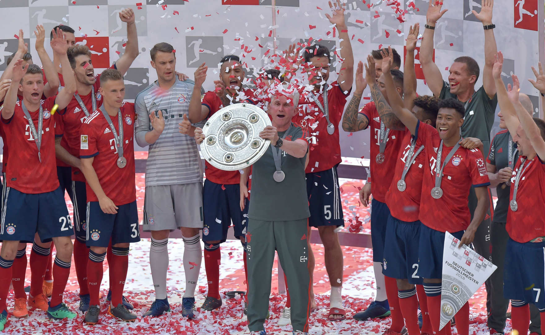 バイエルンの6連覇 Hsv史上初の降格 今季のブンデスリーガまとめ Goal Com バイエルンの6連覇 Hsv史上初の降格 今季のブンデスリーガまとめ Goal Com