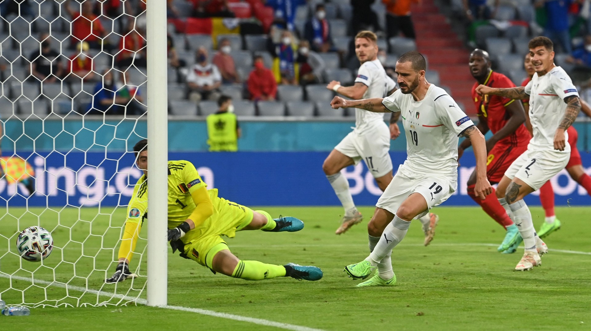 Spain vs italy. Франция Испания евро-2012. Испания vs Италия. Спорт в Испании. Франкович против Италии.