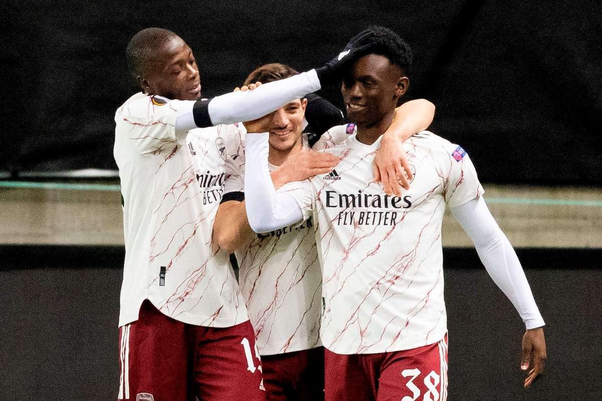 3発快勝アーセナルが決勝t進出 期待の19歳がトップチーム初シュートでゴール レスターもgl突破 Goal Com