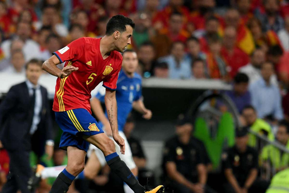 スペイン代表100戦目で主将を務めたブスケッツ 偉大なる世代の一部分を担うのは誇り Goal Com スペイン代表100戦目で主将を務めたブスケッツ 偉大なる世代の一部分を担うのは誇り Goal Com