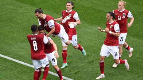 Austria celebrate Baumgartner goal vs Ukraine