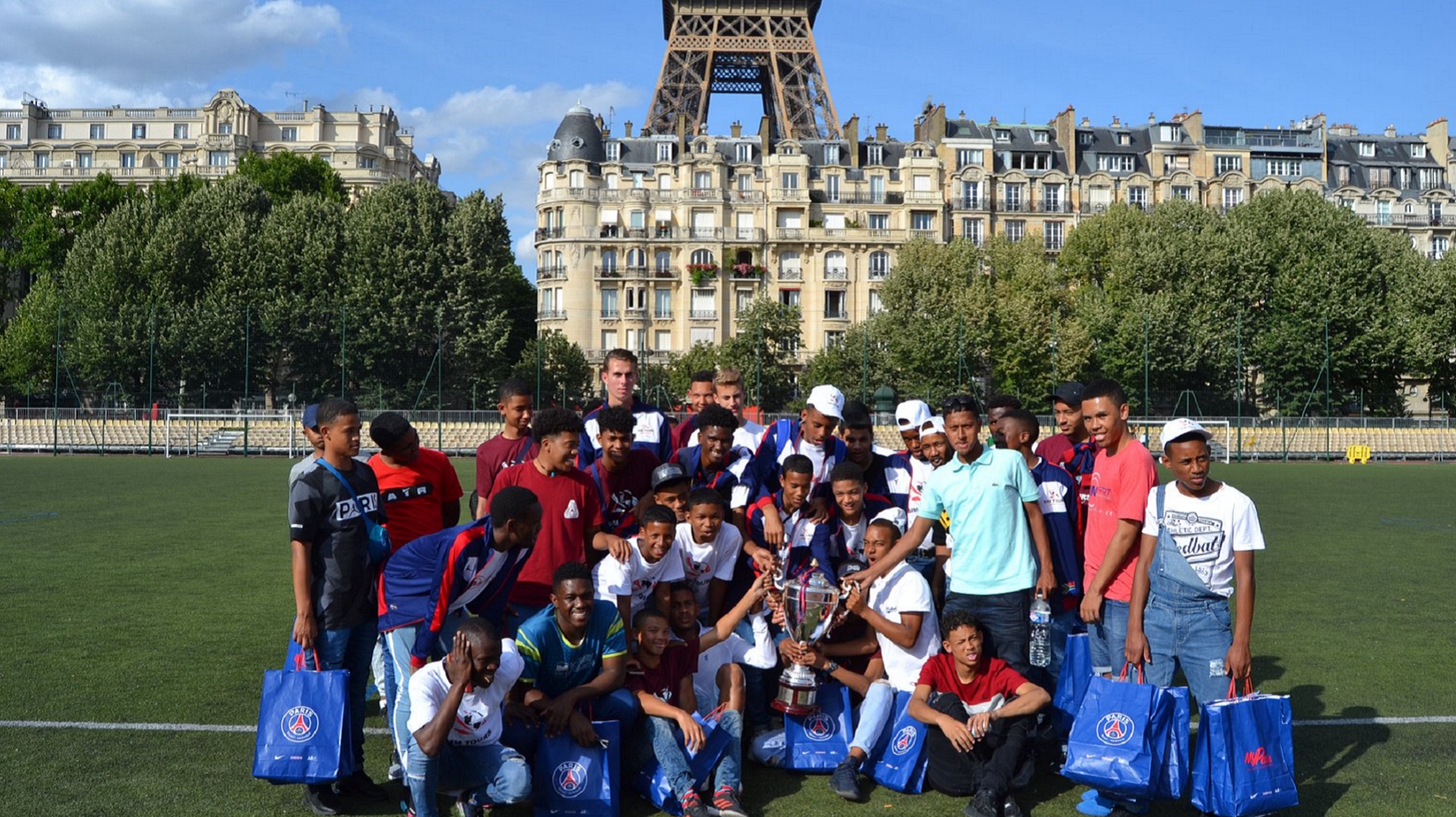 Q A Sim Tours Offers An Alternative To The Traditional Youth Football Experience Goal Com