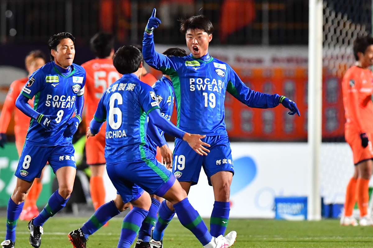 J1昇格2枠は徳島と福岡に決定 3位 長崎は甲府とドローで今季昇格消滅 Goal Com J1昇格2枠は徳島と福岡に決定 3位 長崎は甲府とドローで今季昇格消滅 Goal Com