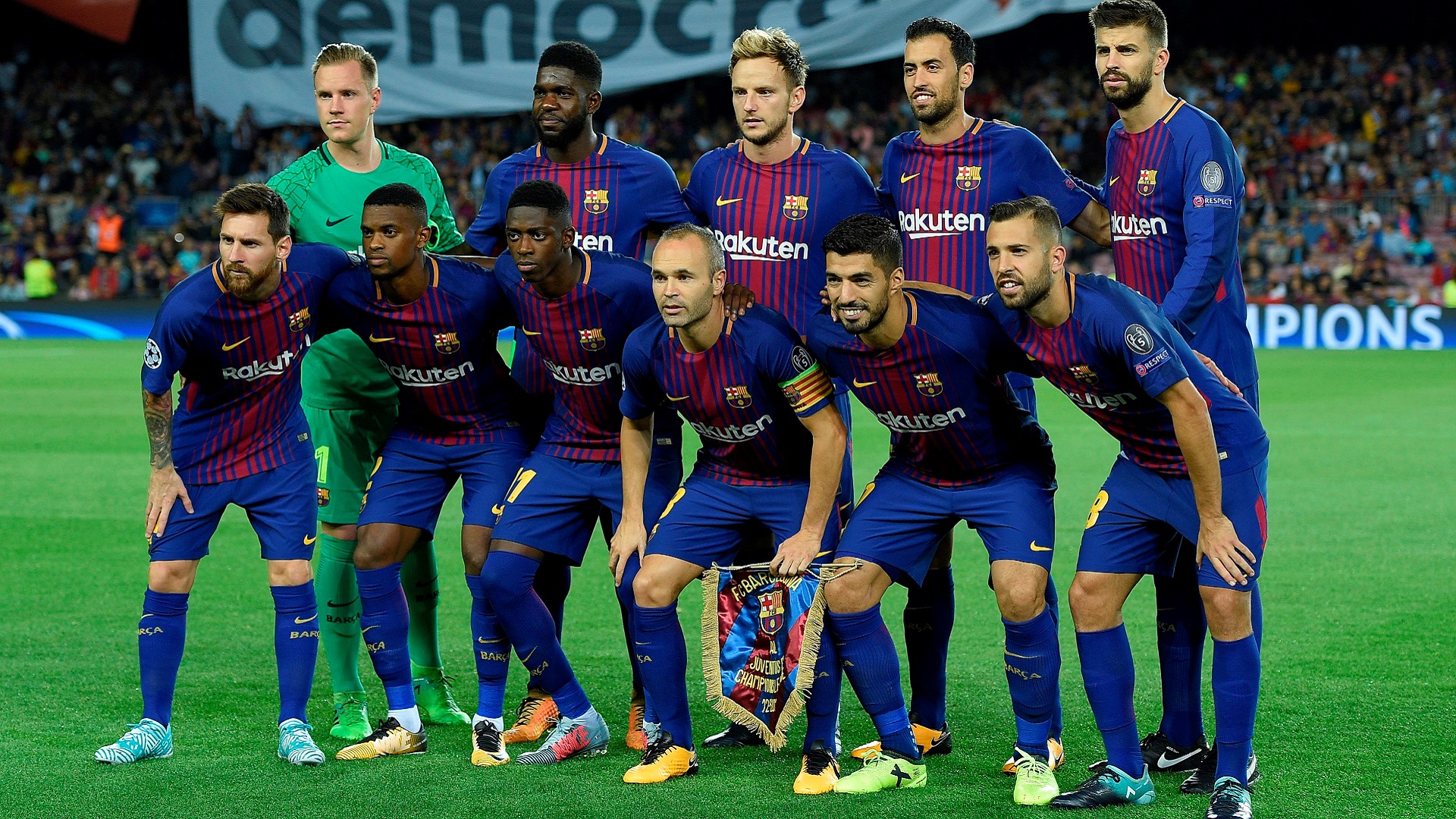 Manchester Uk 18 Februar 2014 Champions League Spiel Zwischen Manchester City Und Barcelona Von Etihad Stadium Fc Barcelona Kader Pregame Credit Action Plus Sport Alamy Live News Stockfotografie Alamy