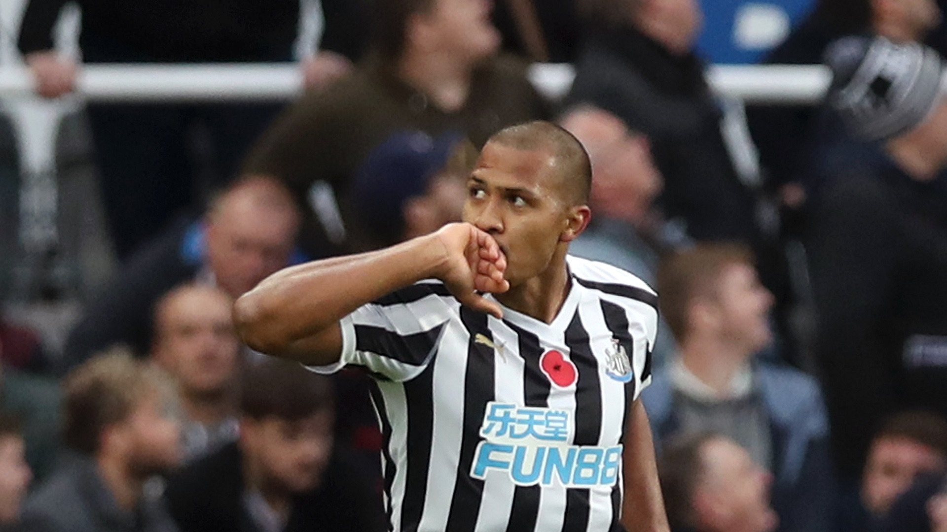 Newcastle News I M Settled At Newcastle Salomon Rondon Hints At Permanent Move Goal Com