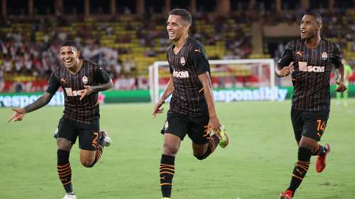 Shakhtar Donetsk celebrate 2021-22