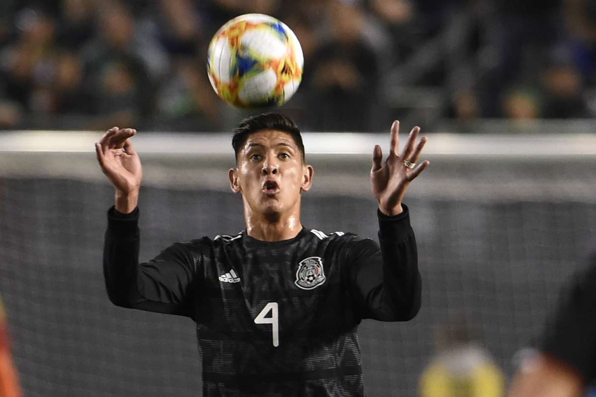 デ リフトの穴埋め役は21歳のメキシコ代表df アヤックスがe アルバレスと5年契約 Goal Com