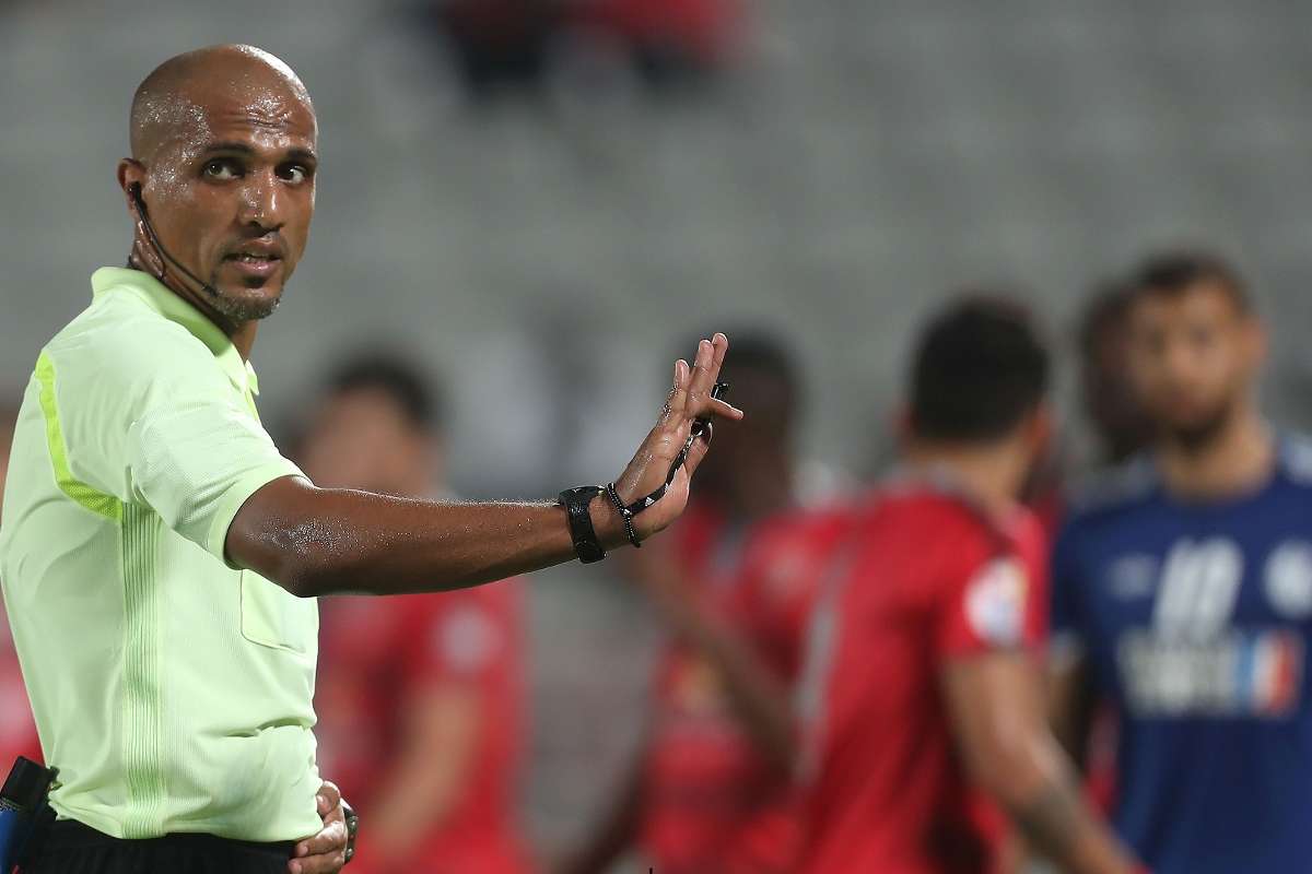 أخبار الهلال الع ماني أحمد الكاف يقود مواجهة السد القطري والهلال السعودي Goal Com