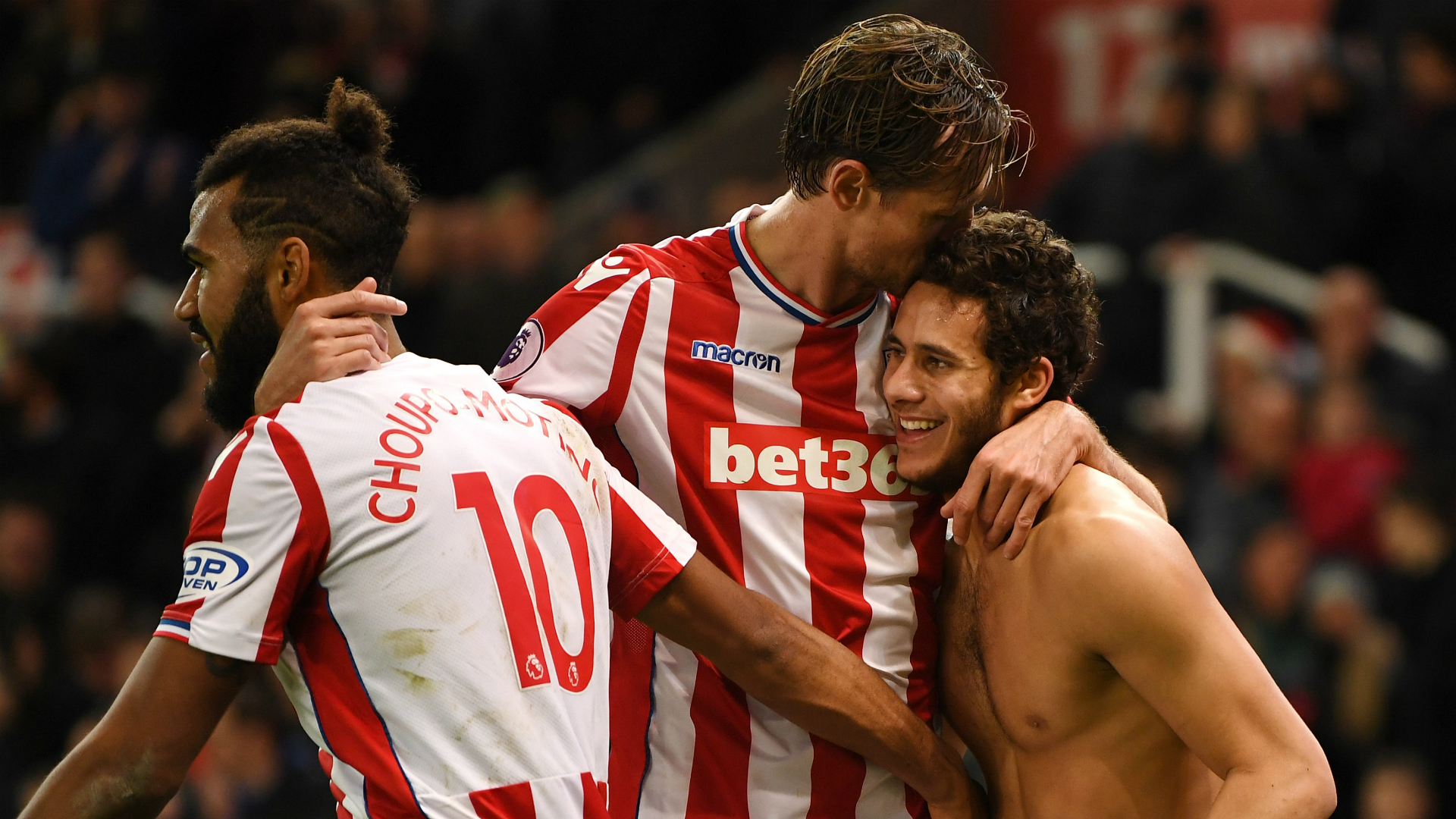 Eric Choupo Moting Ramadan Sobhi Fire Stoke City Past West Bromwich Albion Goal Com Eric Choupo Moting Ramadan Sobhi Fire Stoke City Past West Bromwich Albion Goal Com