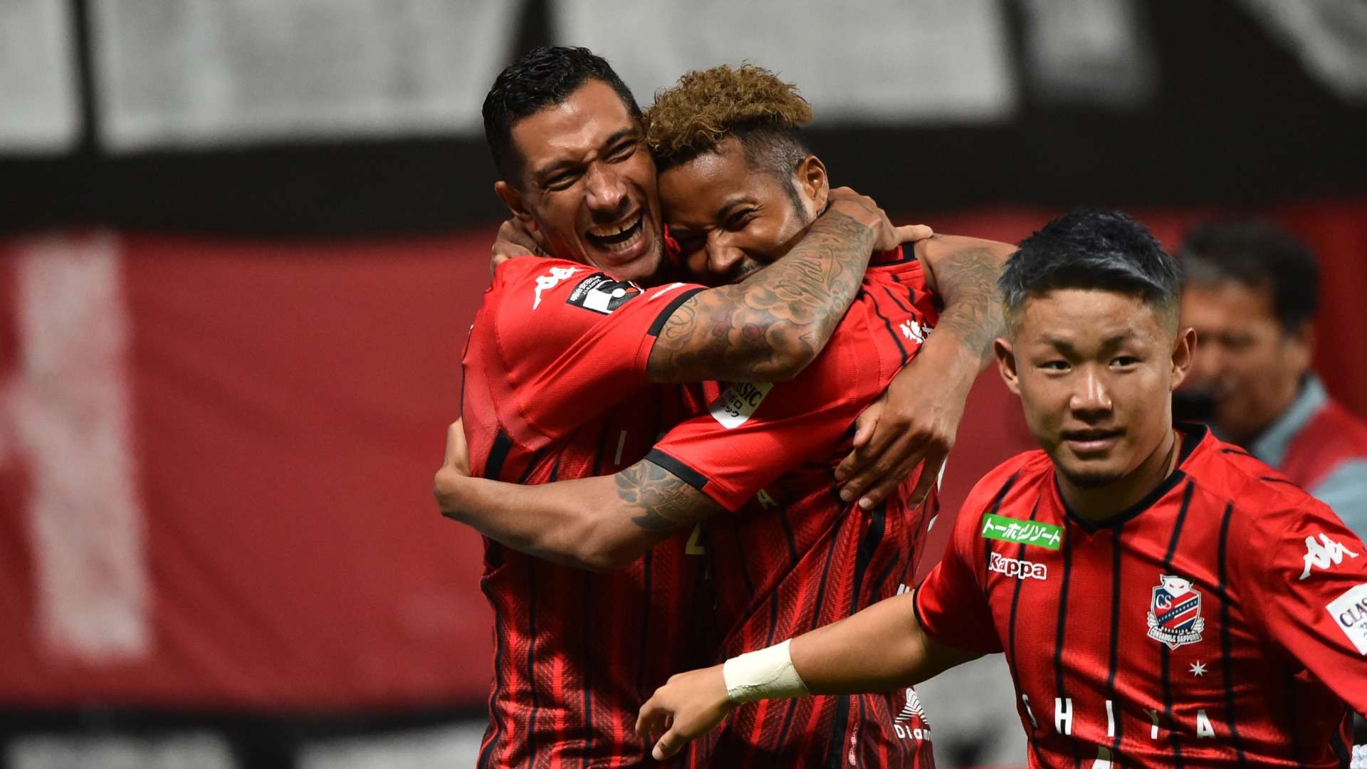 ロンドン 日本 家族と離れて暮らす元イングランド代表 札幌のfwジェイが語る今 Goal Com