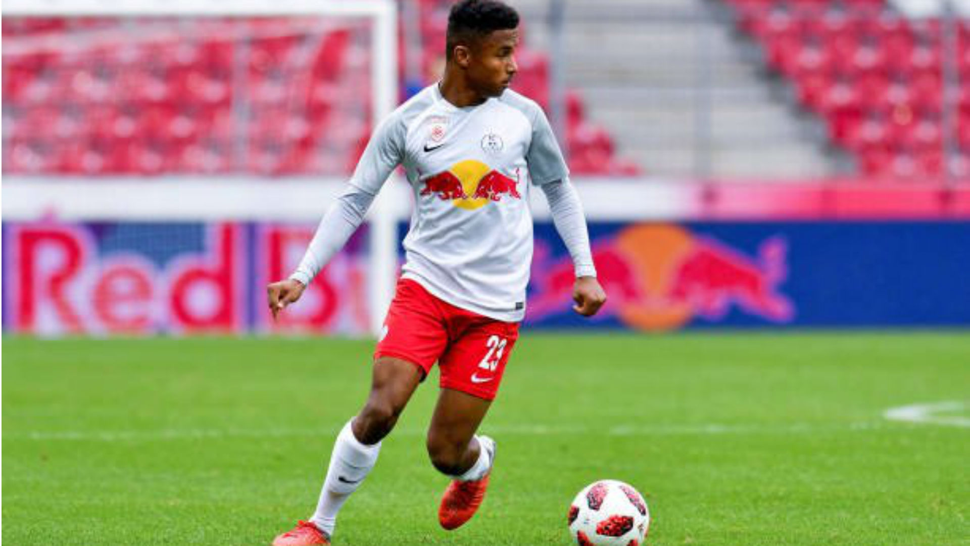 Salzburg's Nigerian forward Adeyemi 'can't compare himself with Haaland