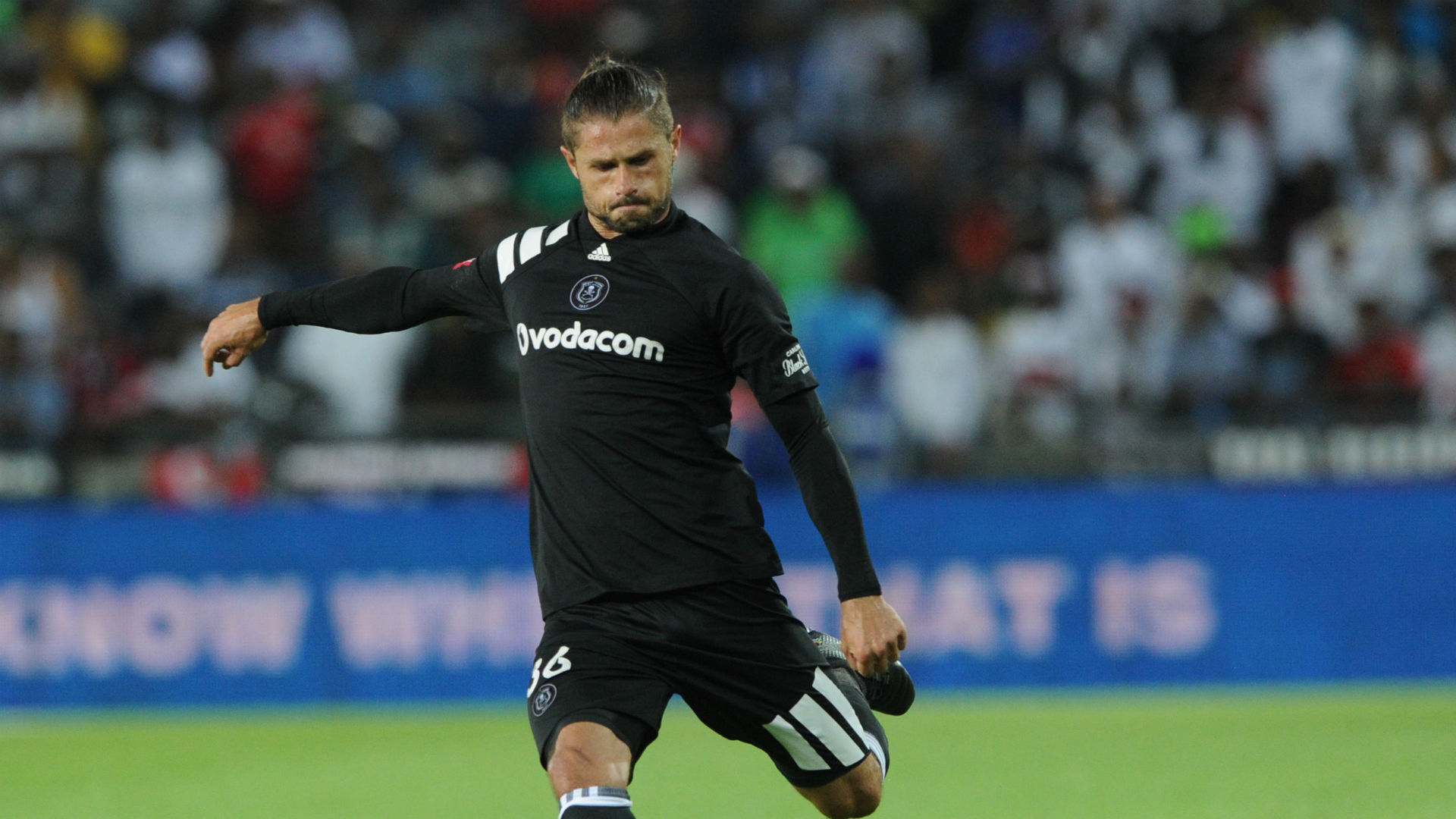 Extra Time Watch Marc Van Heerden S Brilliant Free Kick For Orlando Pirates Goal Com