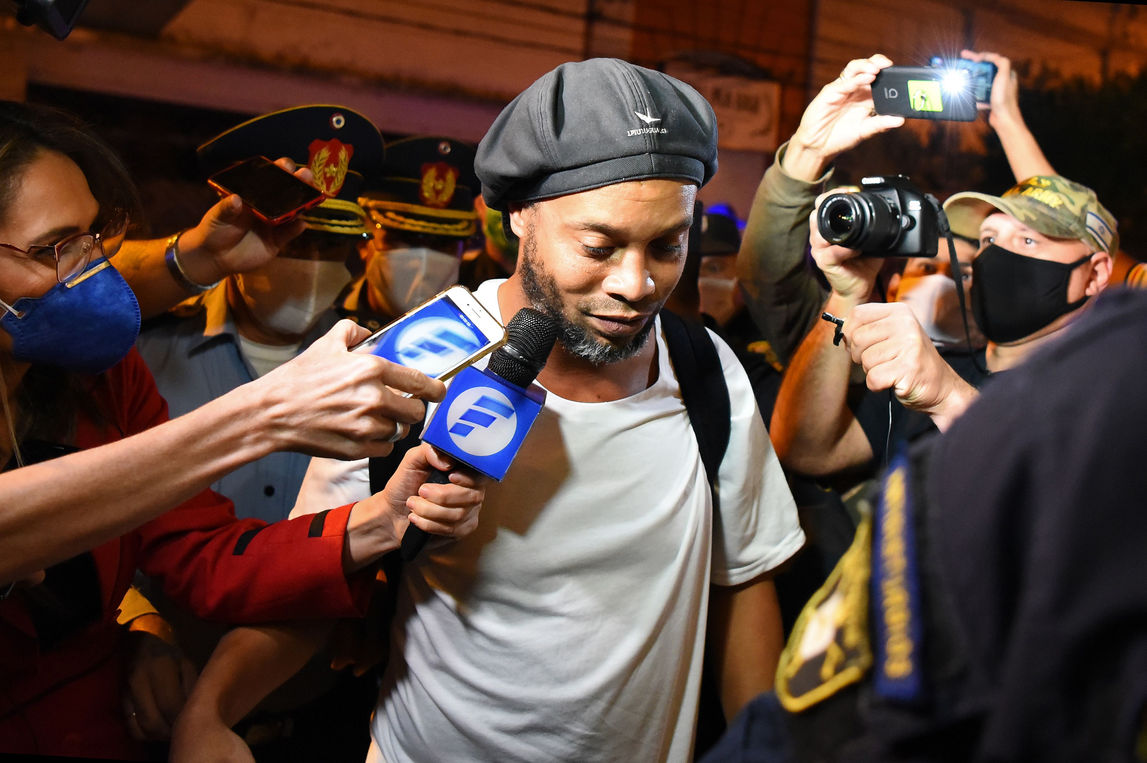 Ronaldinho remis en liberté après plus de cinq mois de détention — Justice Ronaldinho remis en liberté après plus de cinq mois de détention — Justice
