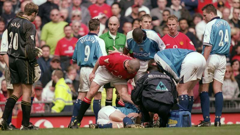 roy-keane-alf-inge-haaland_14c1it0ou2hwj100ip21jw1ym1.jpg