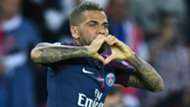 Daniel Alves PSG Bayern UEFA Champions League 27092017