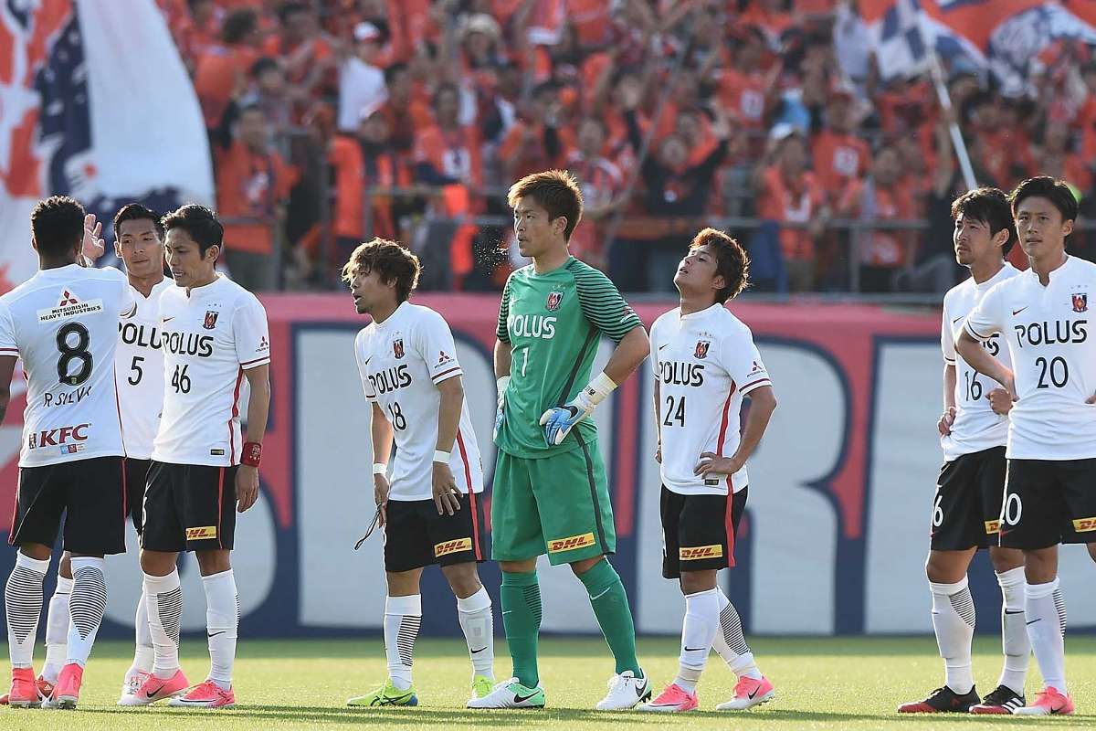 浦和レッズ さいたまダービーで違反行為の5人組を特定 本人たちは反省 処分は検討中 Goal Com 浦和レッズ さいたまダービーで違反行為の5人組を特定 本人たちは反省 処分は検討中 Goal Com