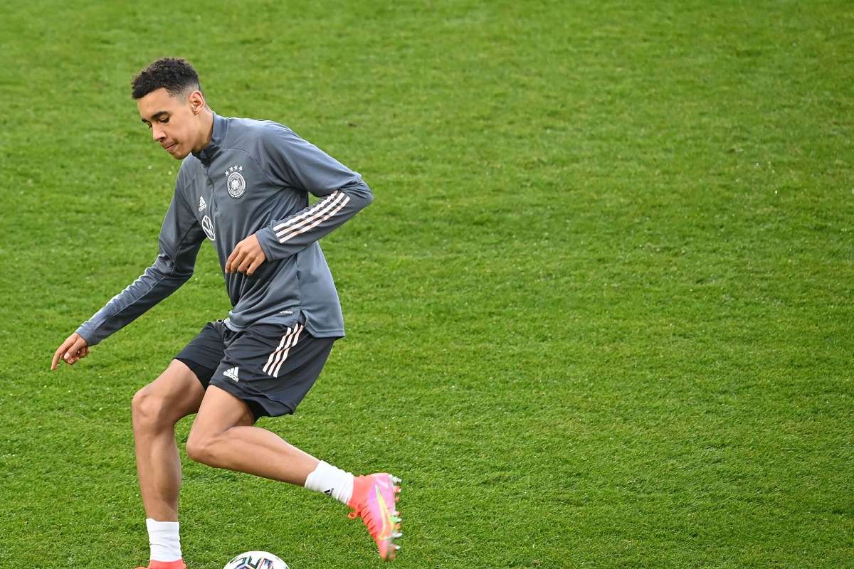 18歳ムシアラ ドイツ代表としてのデビューへ まったく新しいこと 将来を楽しみにしている Goal Com 18歳ムシアラ ドイツ代表としてのデビューへ まったく新しいこと 将来を楽しみにしている Goal Com