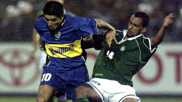 Riquelme reclama de arbitragem e brasileiros lembram de Boca beneficiado contra Palmeiras
