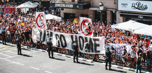 Afición del Valencia protesta contra Lim