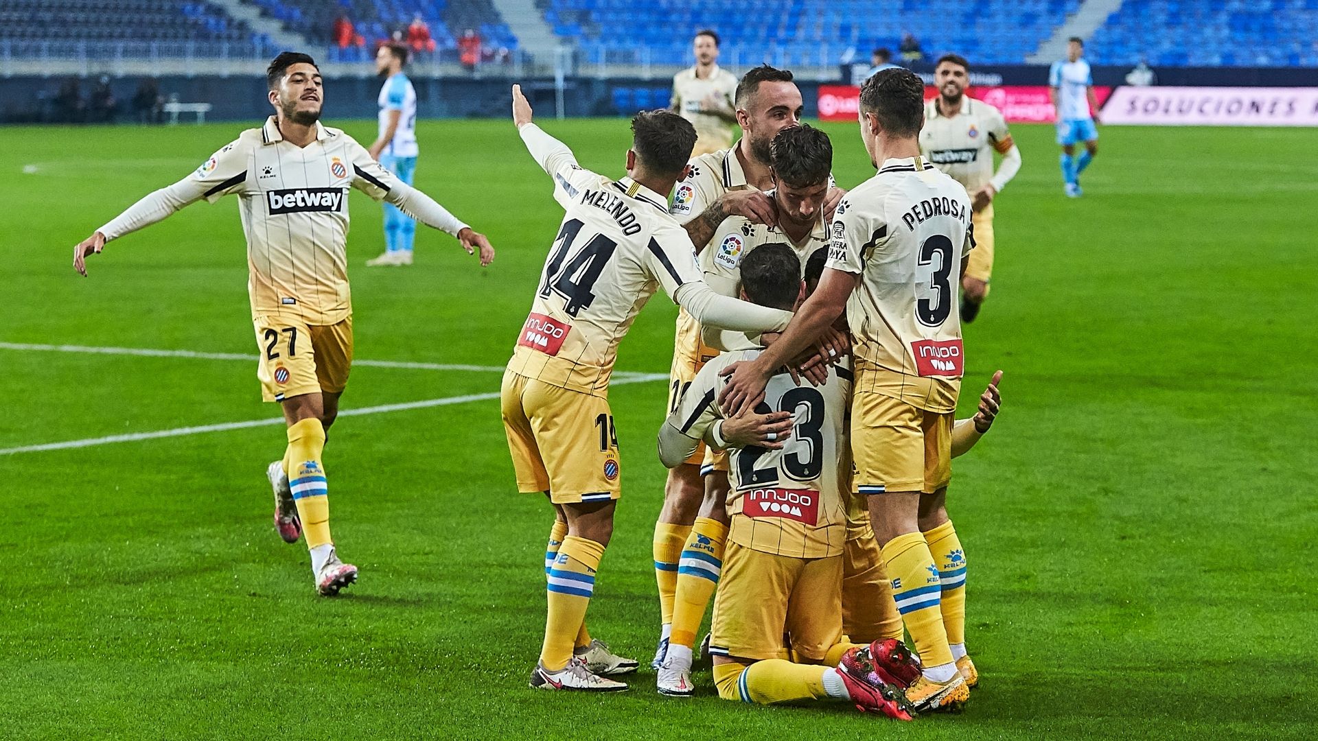 Spanyol y Sporting se distancian en lo alto de la tabla su lucha por el primer puesto Spanyol y Sporting se distancian en lo alto de la tabla su lucha por el primer puesto