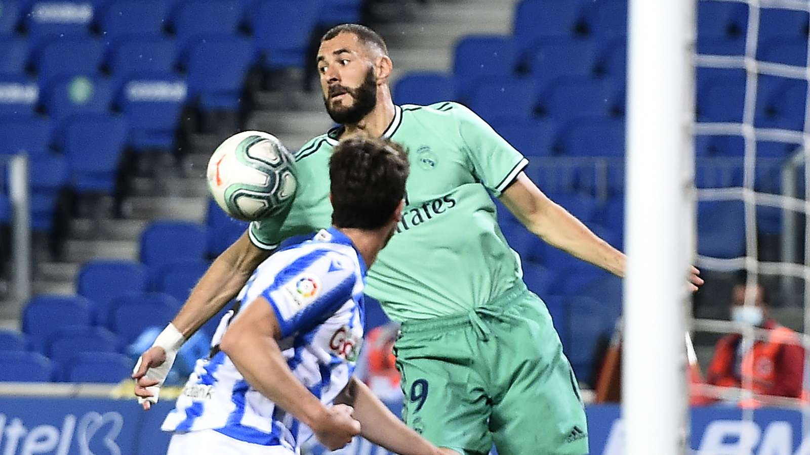 benzema-real-madrid-vs-real-sociedad_1a63m5k5hk5h91cfvu774w7g3v.jpg