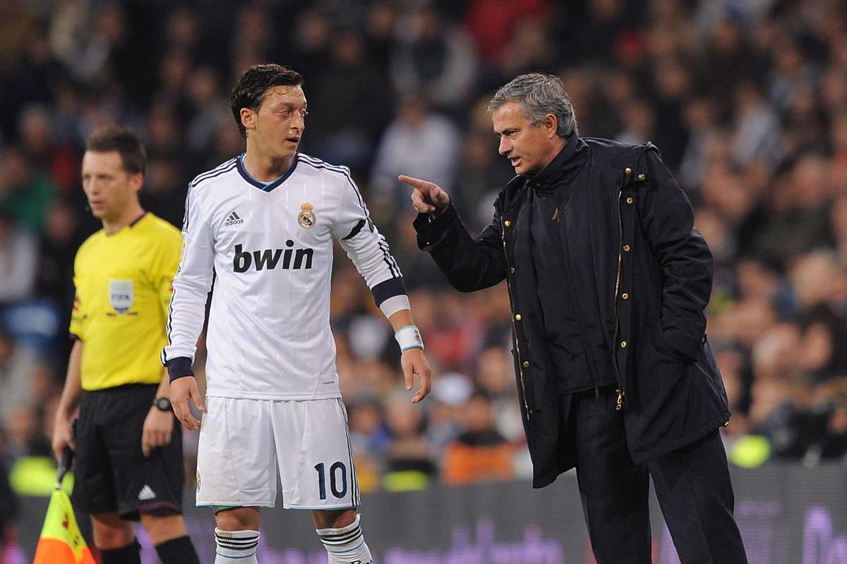 モウリーニョがエジル獲得を熱望 英紙がエジルの今夏ユナイテッド移籍話を報道 Goal Com