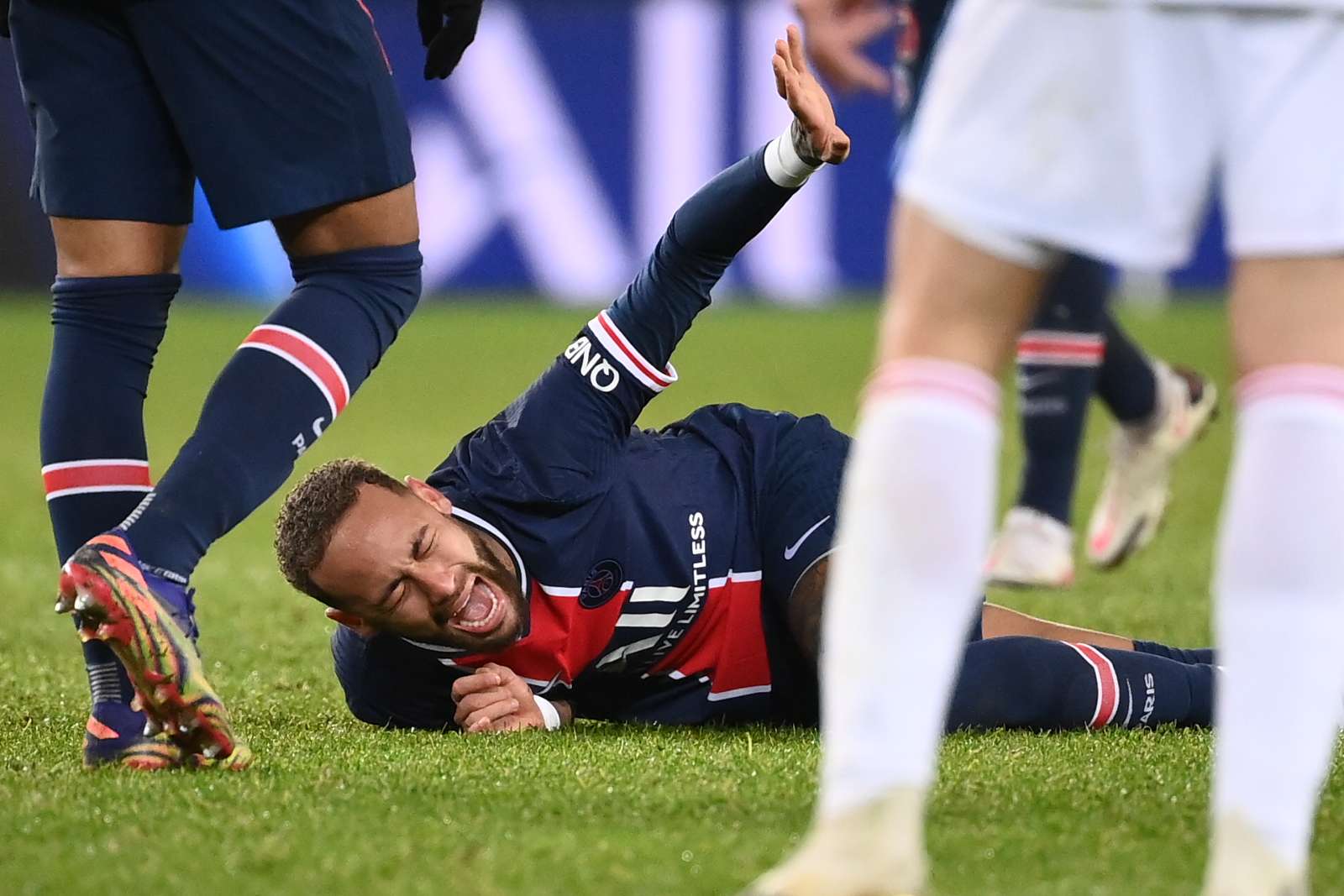 Blessure De Neymar Le Psg Donne Des Nouvelles Rassurantes