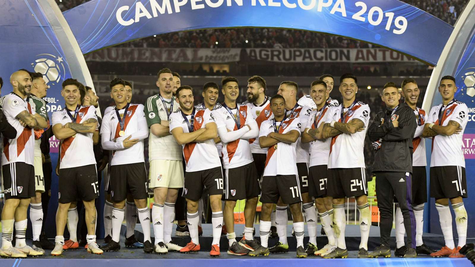 Los memes tras la consagración de River en la Recopa ...