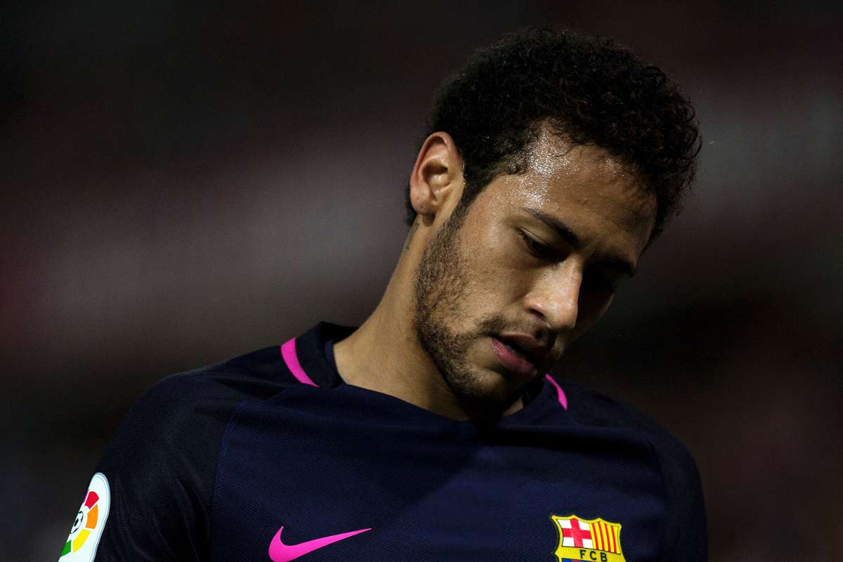 ネイマール クラシコ欠場が決定 審判への拍手で3試合出場停止に Goal Com