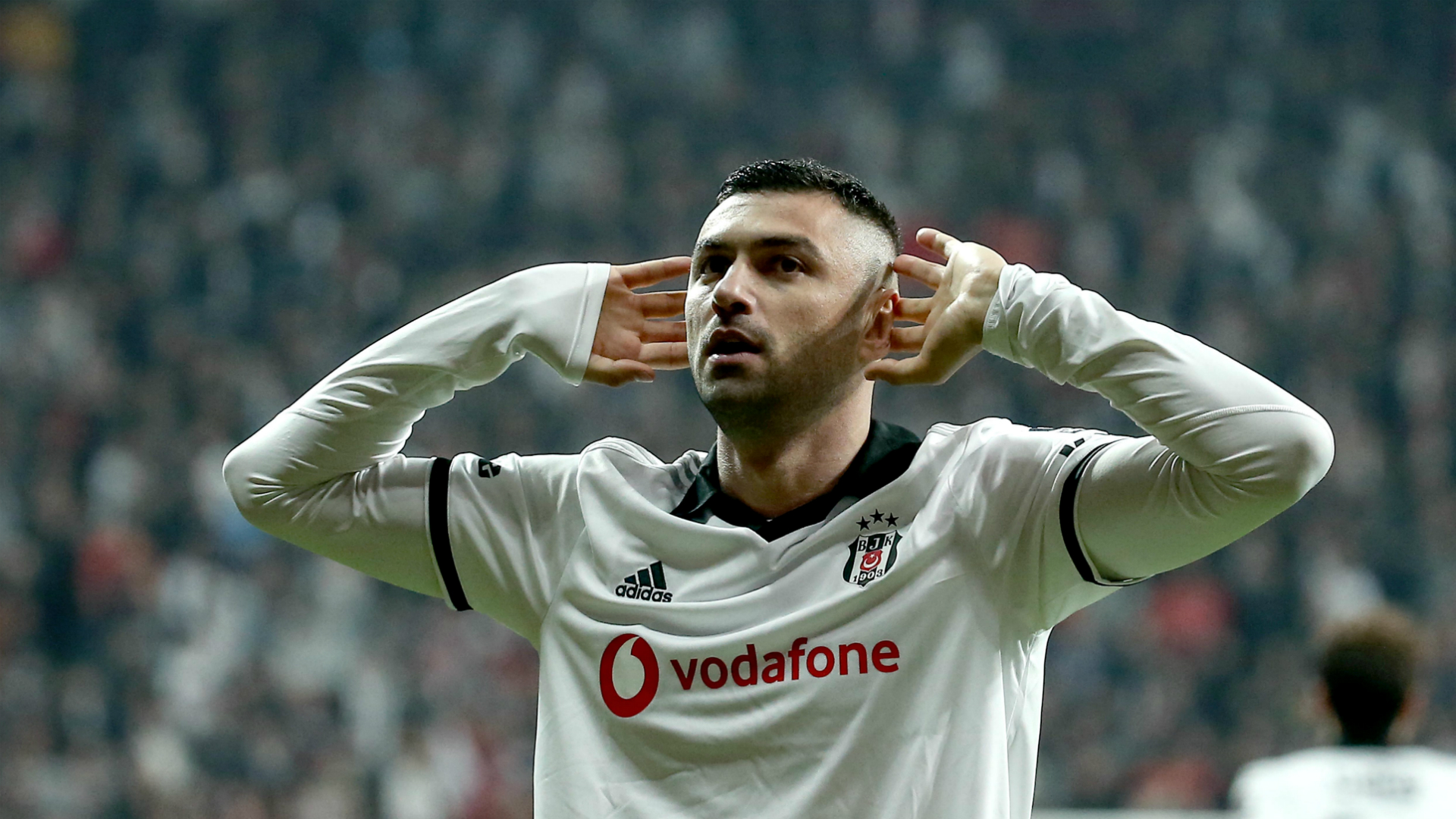 Burak Yılmaz Beşiktaş'ta bu kez parlıyor | Goal.com