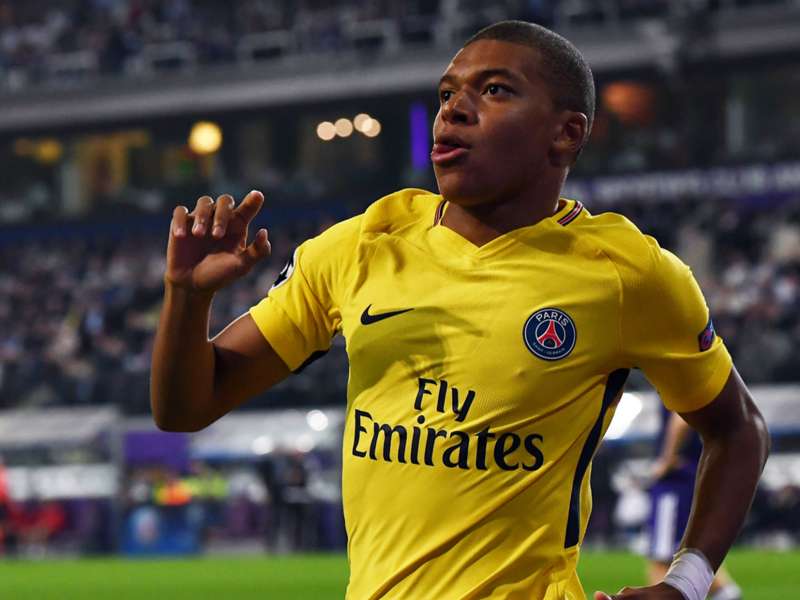 Psg Sturmer Kylian Mbappe Stellt Champions League Rekord Auf Goal Com