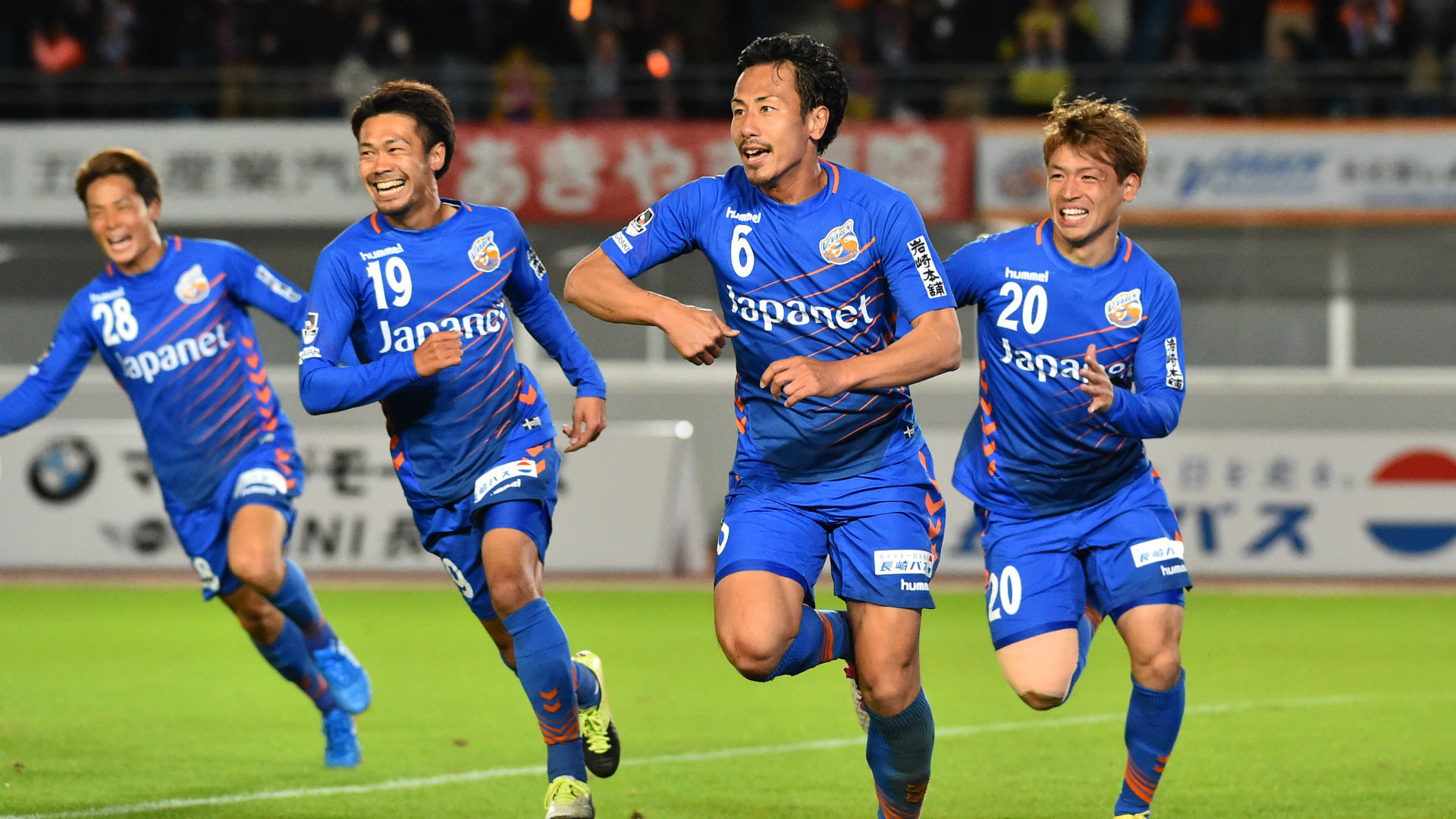 J2シーズン総括コラム 最後まで混戦を極めたj2 長崎の偉業達成が最大のトピックに Goal Com J2シーズン総括コラム 最後まで混戦を極めたj2 長崎の偉業達成が最大のトピックに Goal Com